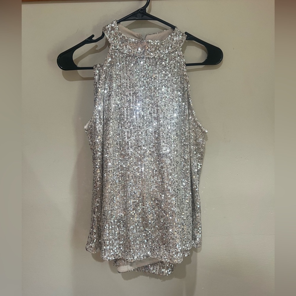 LOVE ON A HANGER; CABLE & GAUGE Sequin Set Size M